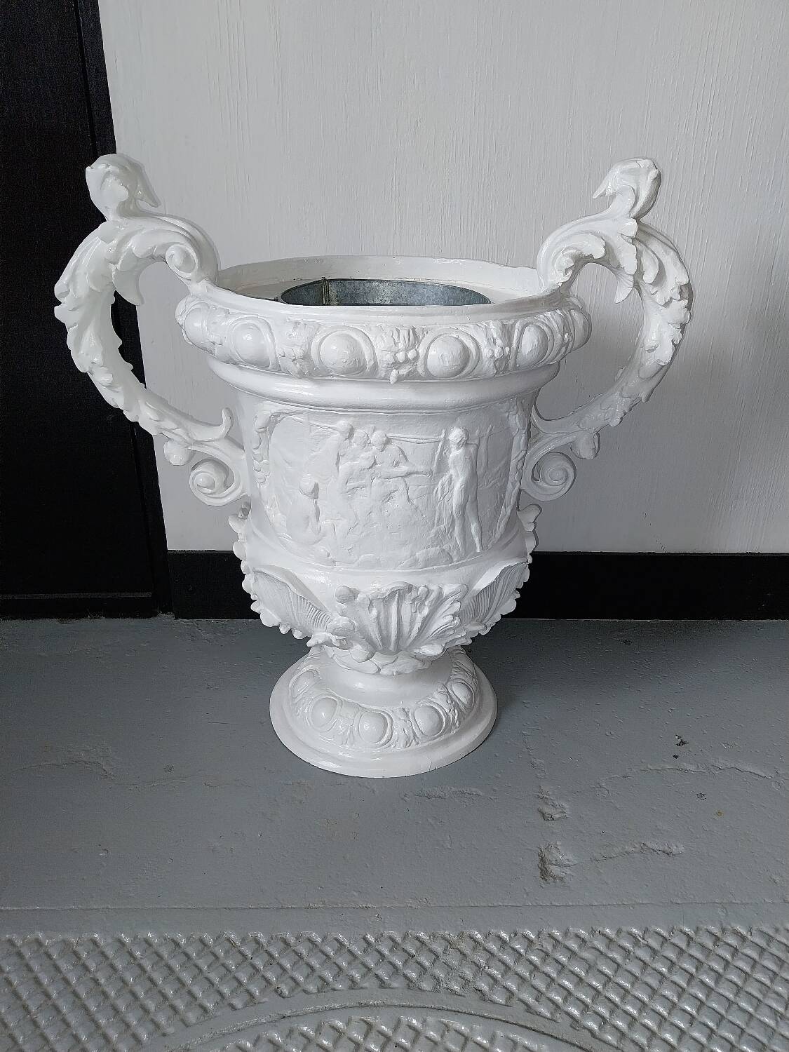 Large plaster basin