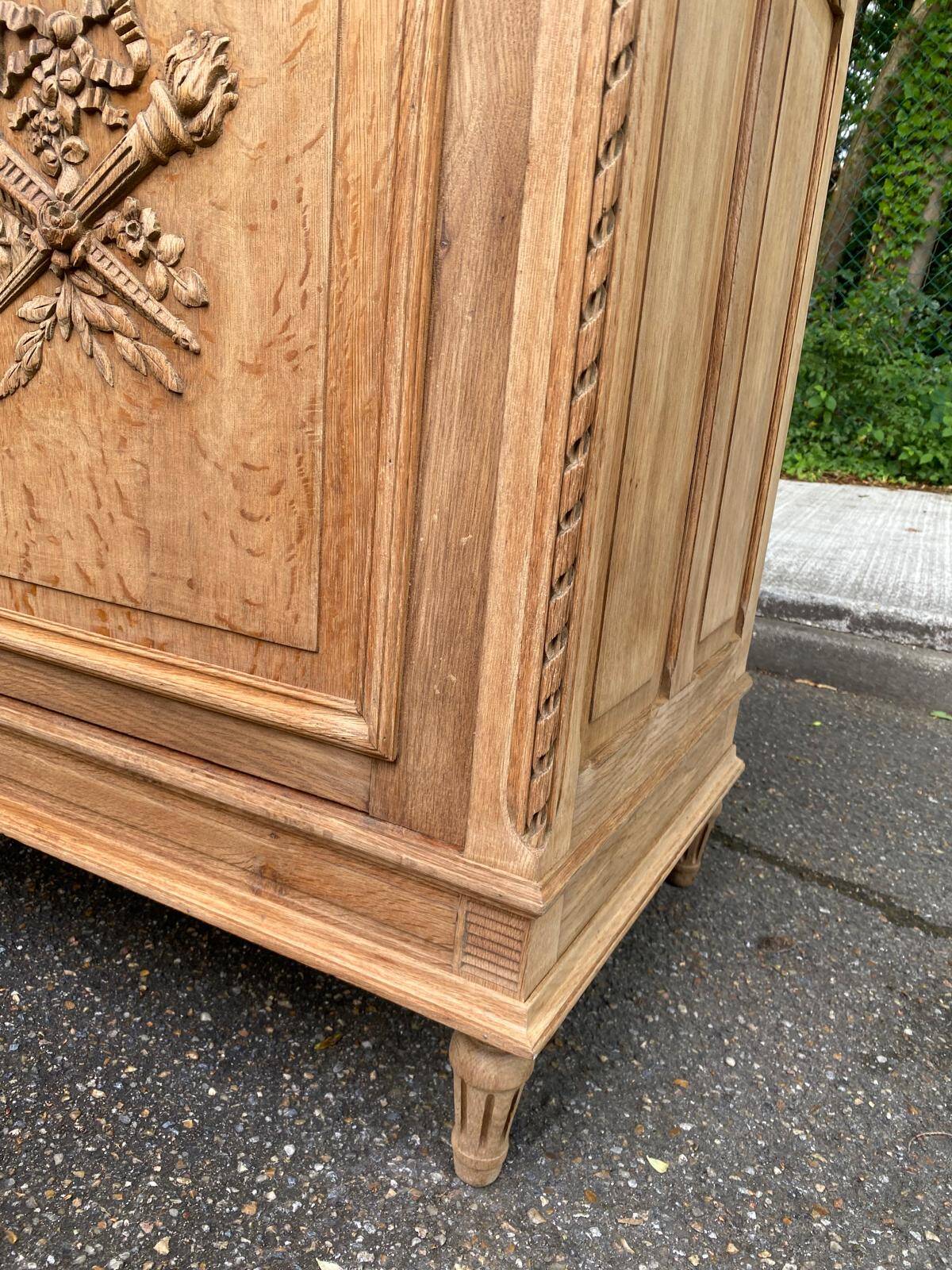 Louis XVI buffet renovated in solid oak from the 19th century, 140cm.