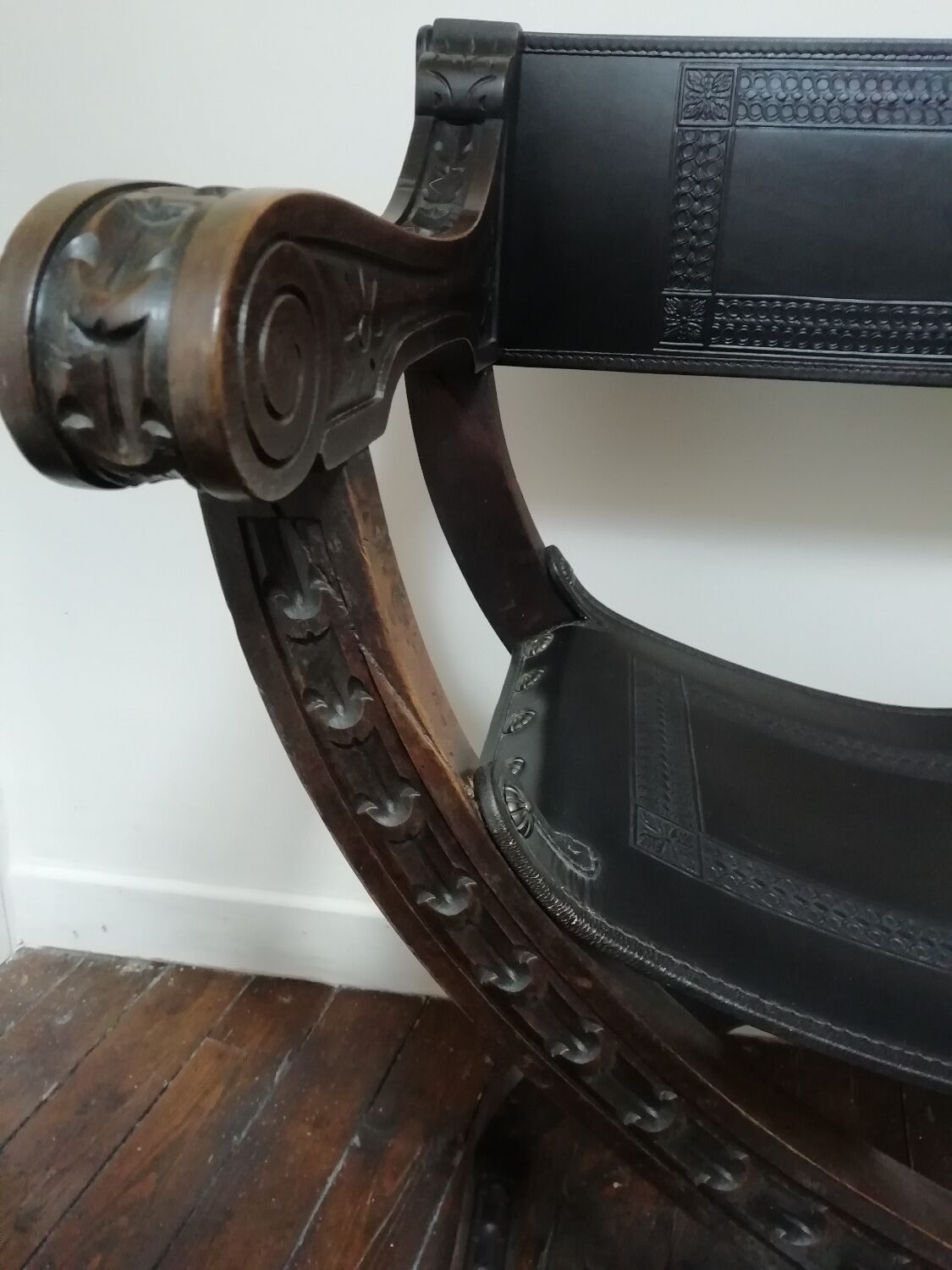 Curule armchair /Dagobert