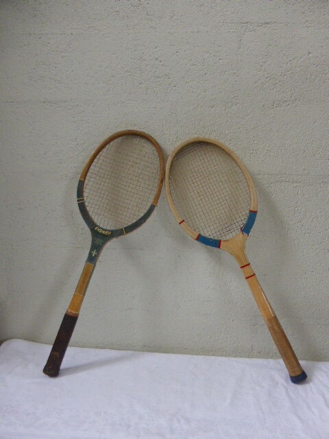 Lot of two wooden tennis rackets Florence de Courtie et Revenge