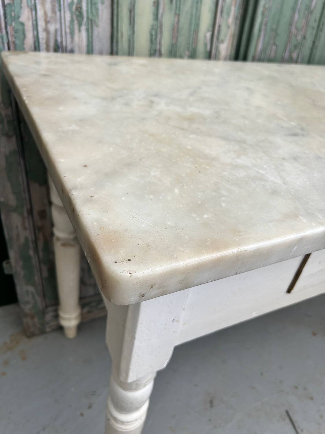 Kitchen table in wood and Carrara marble