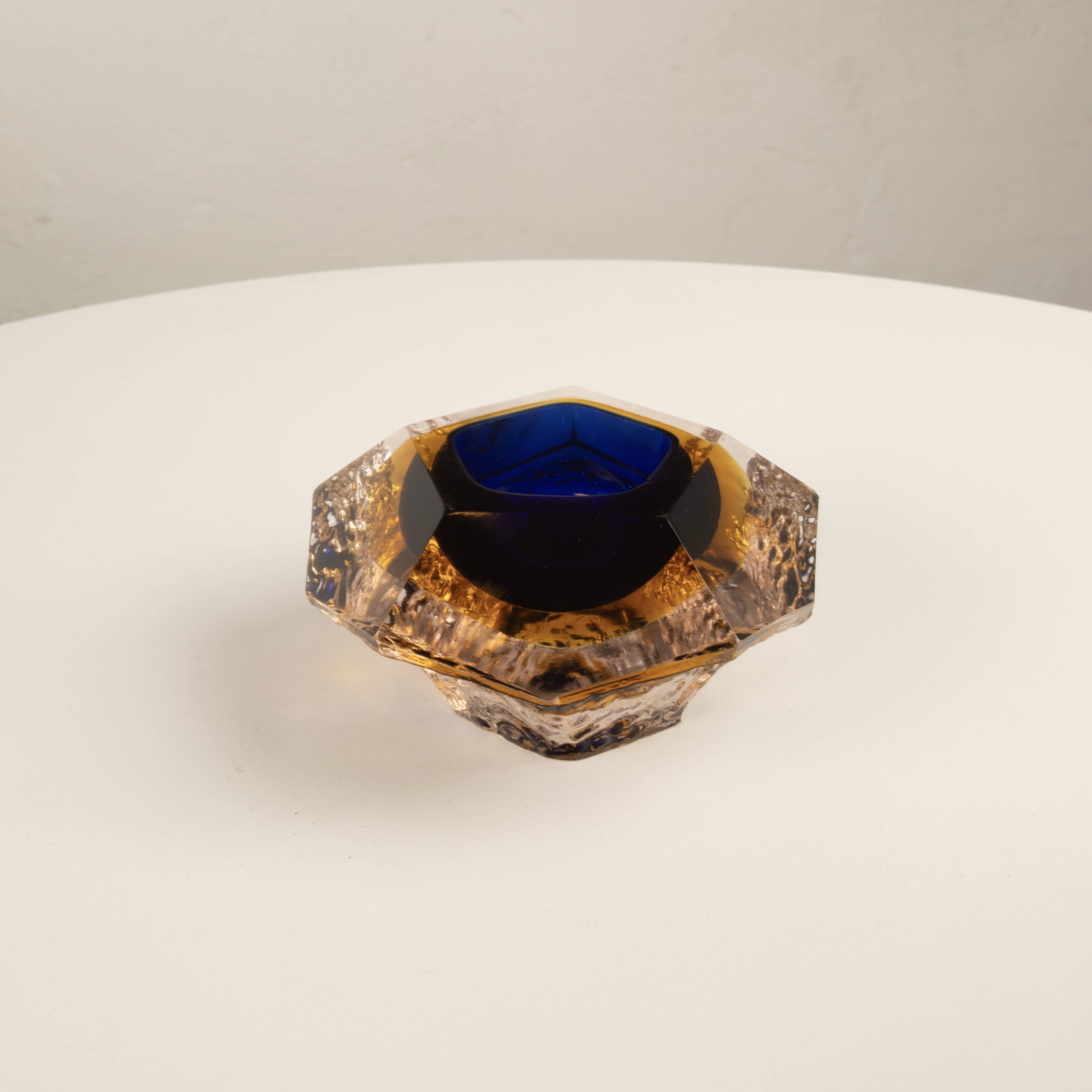 Sculptural submerged glass ashtray by Gianfranco Mandruzzato Murano 1970
