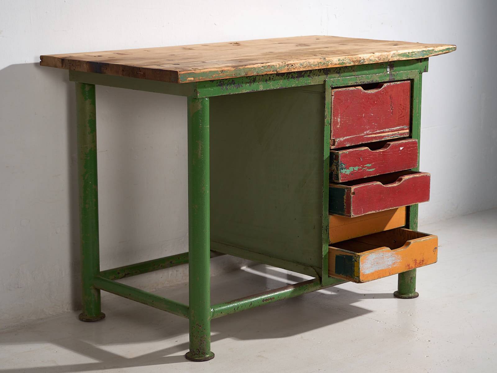 Bureau industriel vert (c.1960) #52