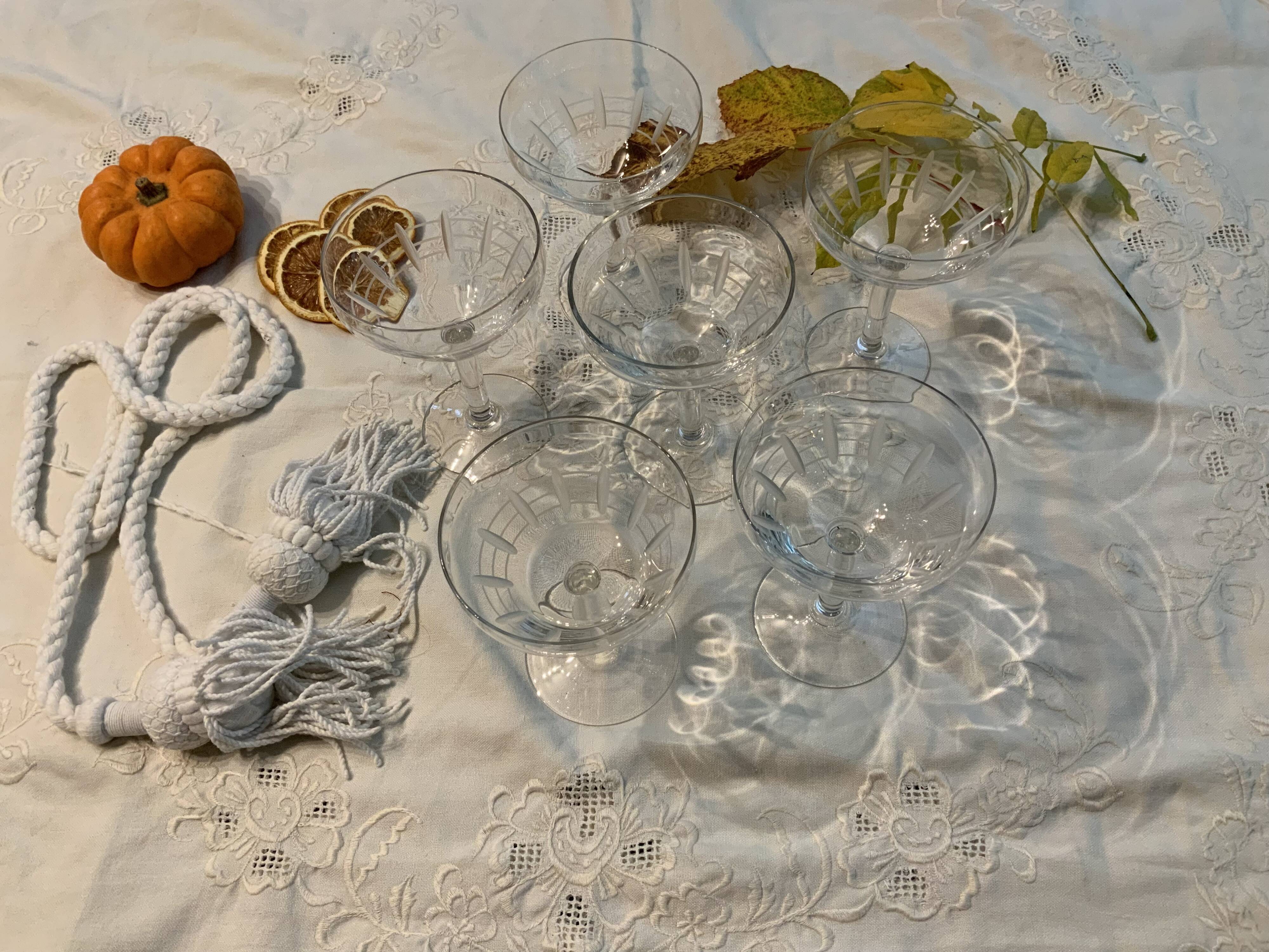 Set of 6 or 12 engraved crystal champagne glasses