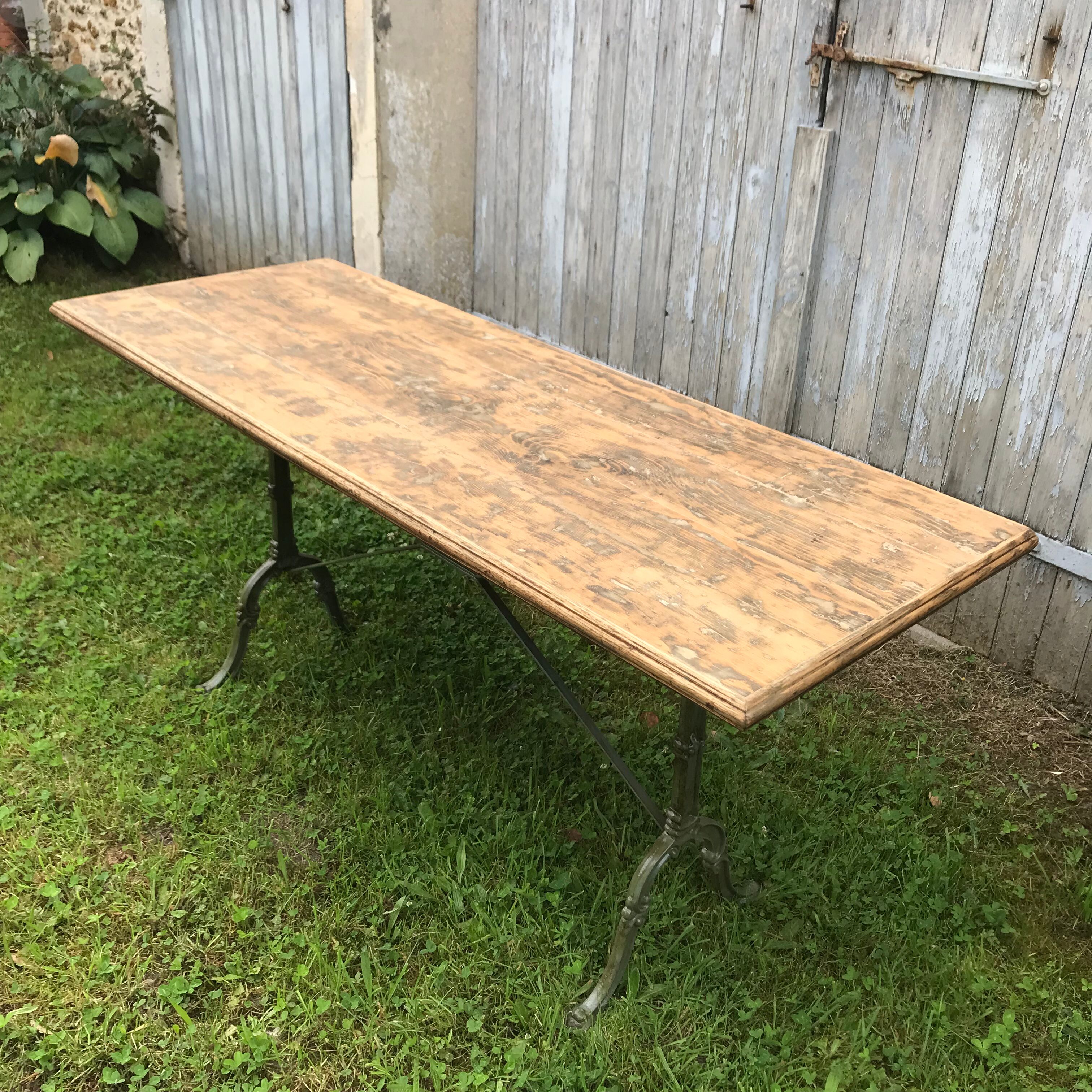 Old bistro table 6 people