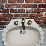 Pink shell-shaped basin