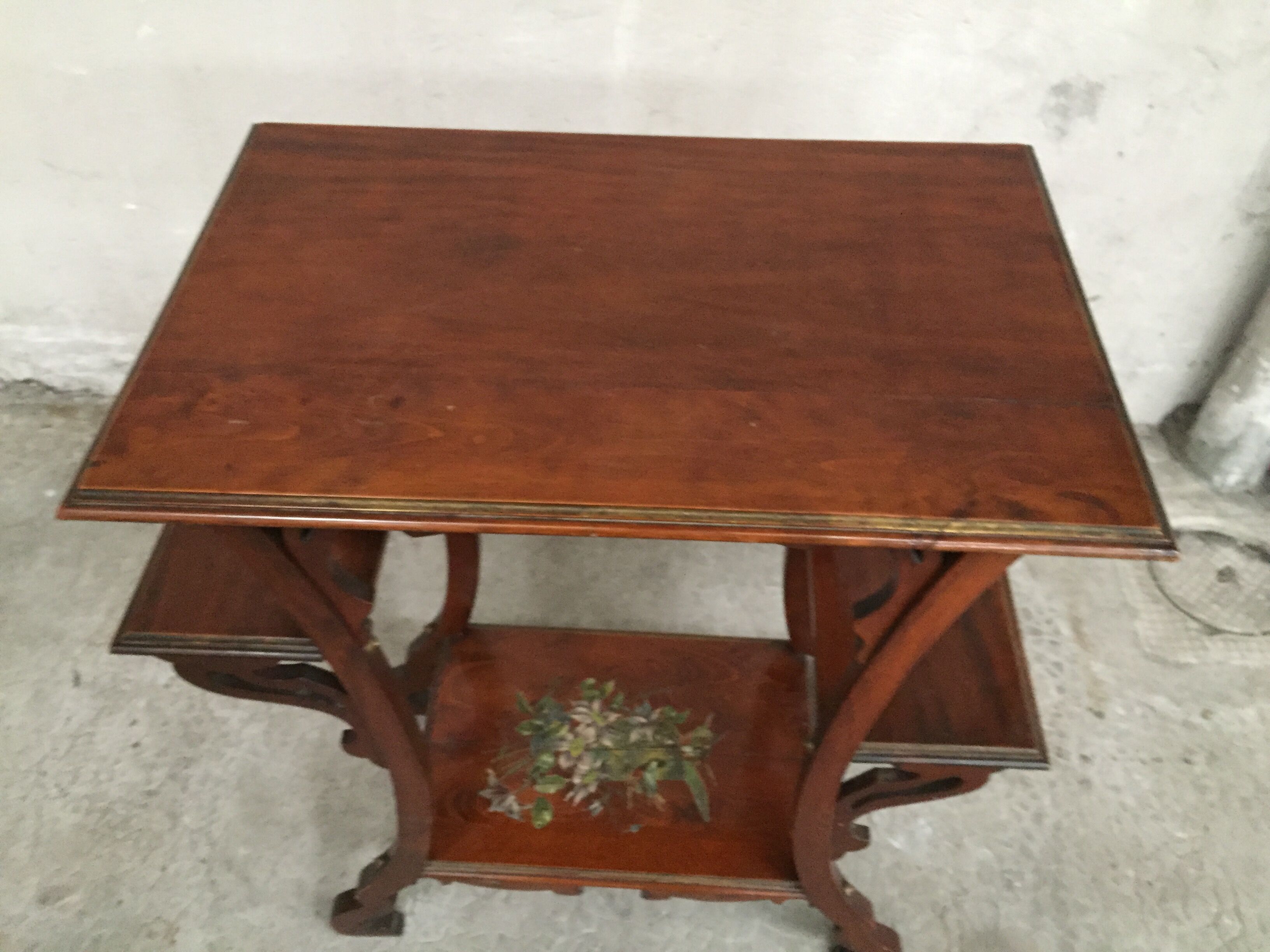 Serving table walnut