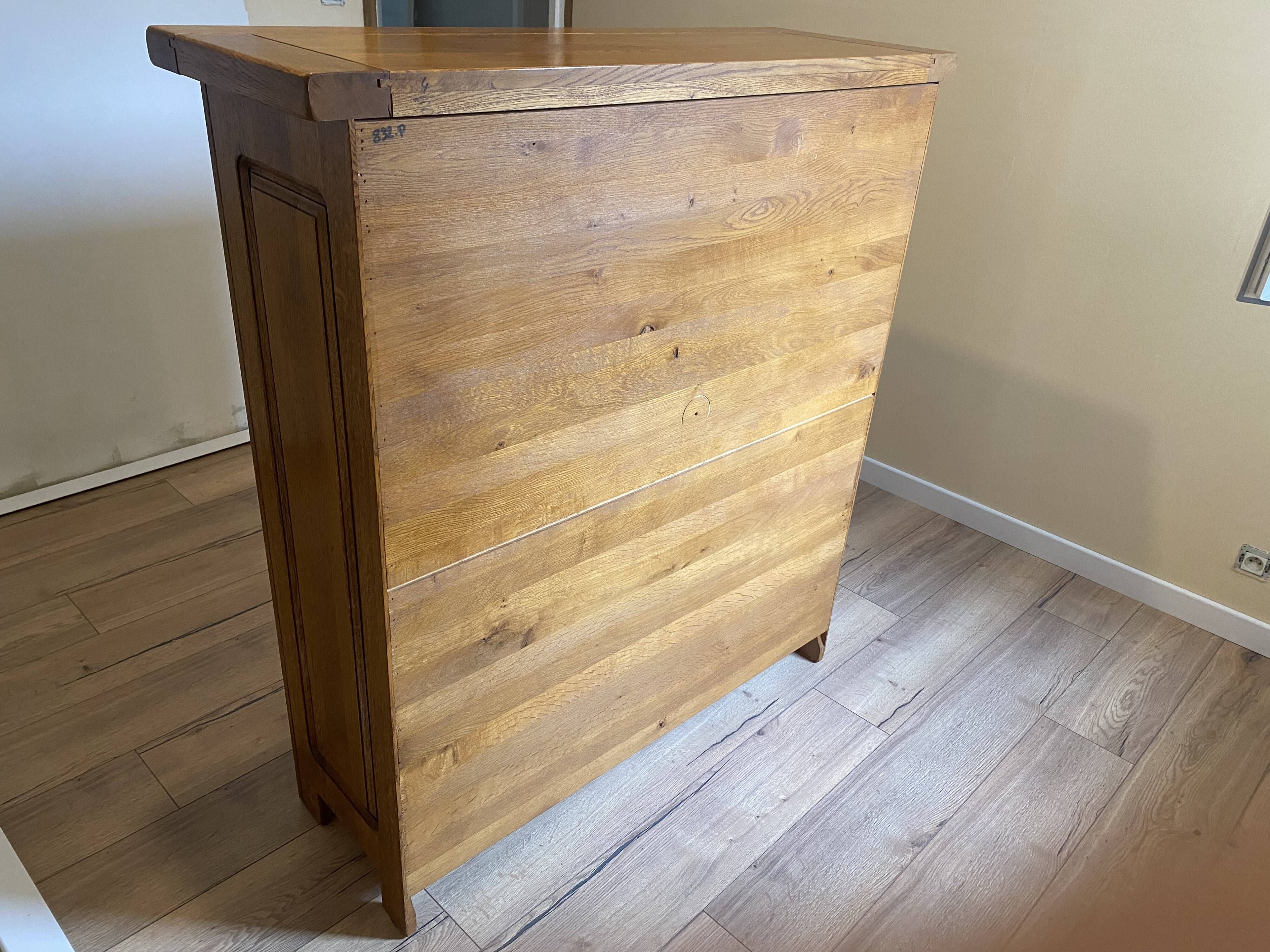 Buffet artisanal  en chêne massif , assemblage traditionnel