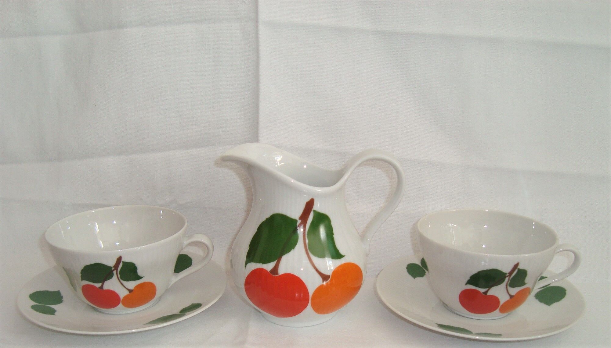 Duo cups and milk pot porcelain bavaria orange and vintage green 70