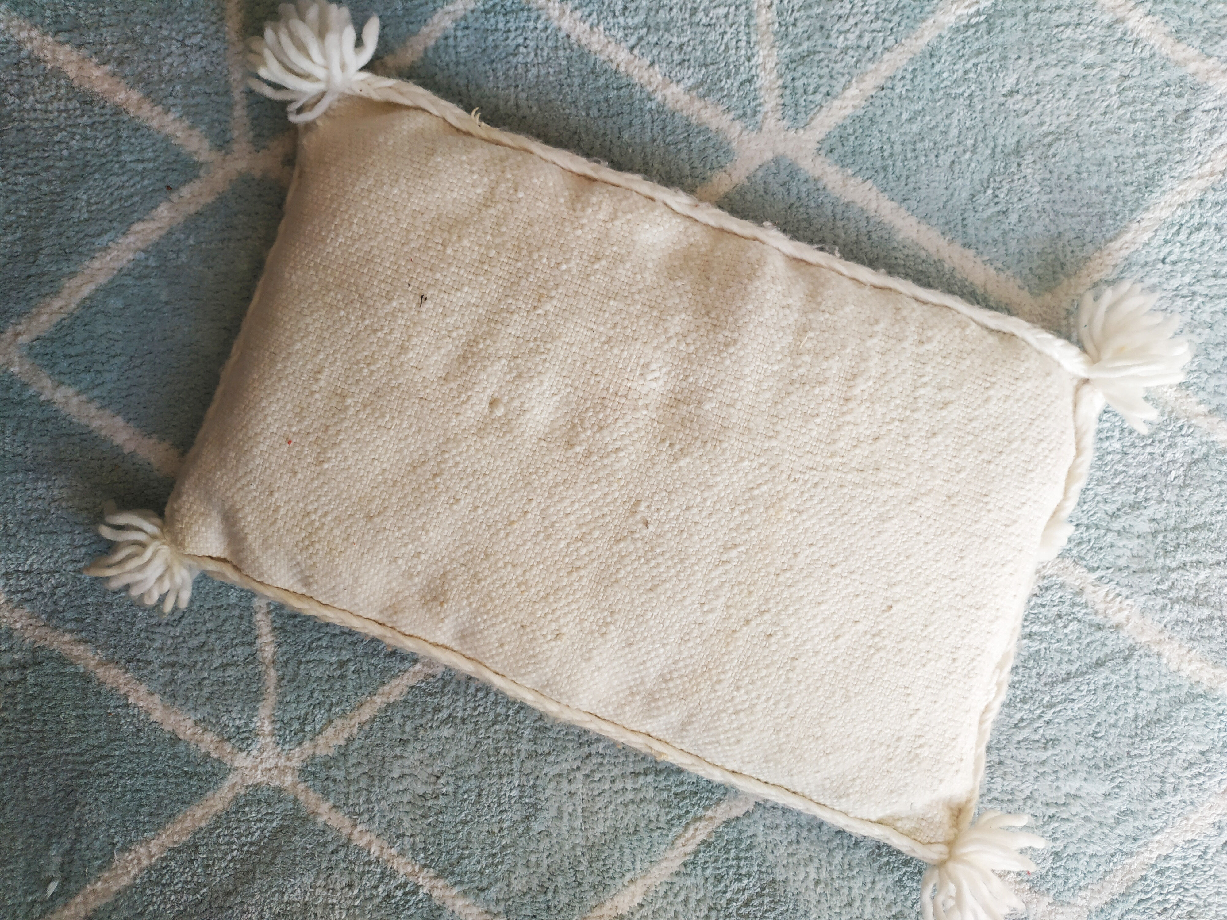 Coussin ancien broderies ethniques 51x34cm