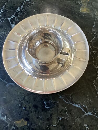 Tasse à chocolat / café avec sous tasse en métal argenté signé dimension - diamètre -7cm-