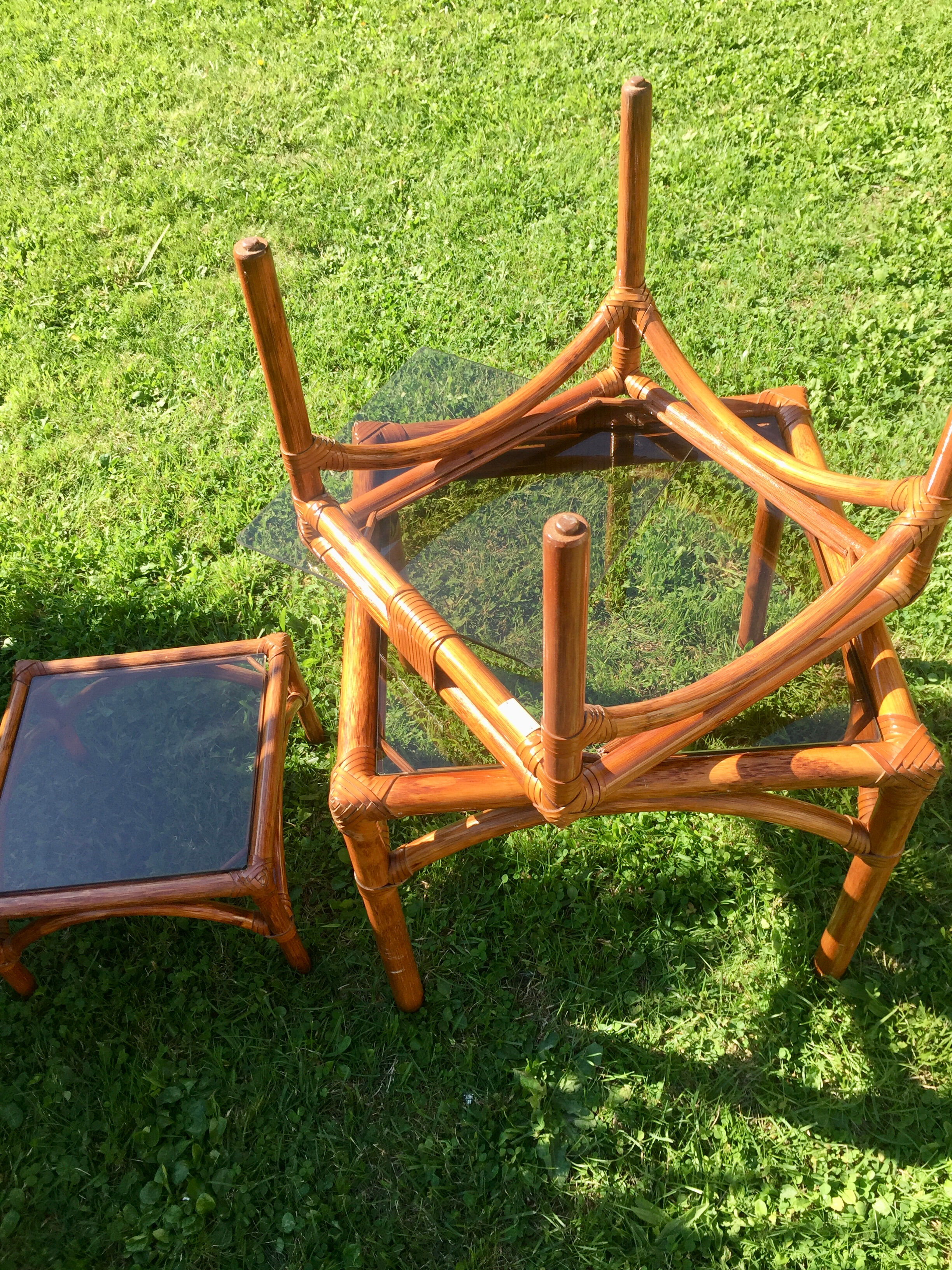 Bamboo pull-out table / leather and vintage glass
