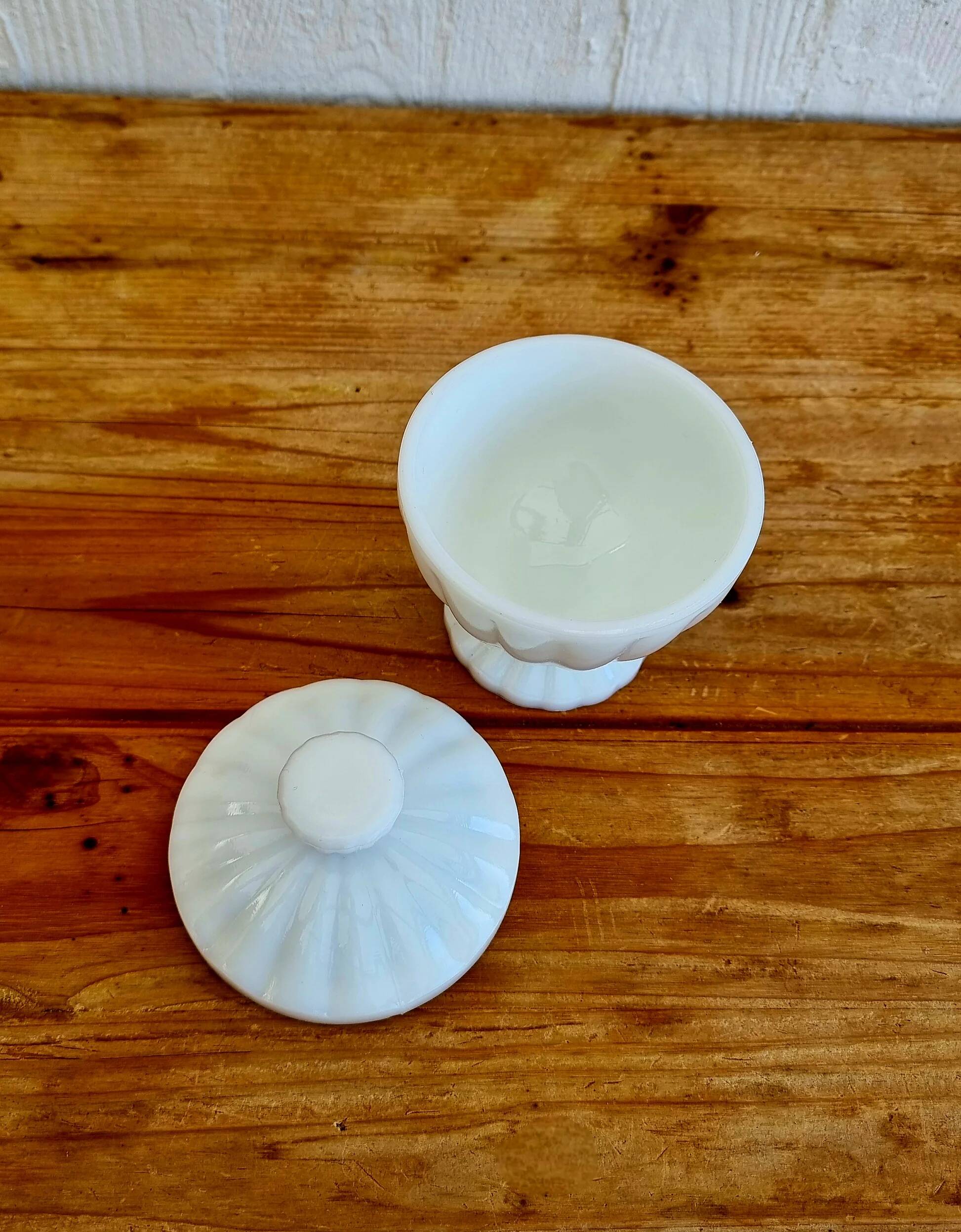 Vintage opaline glass bonbonnière with lid