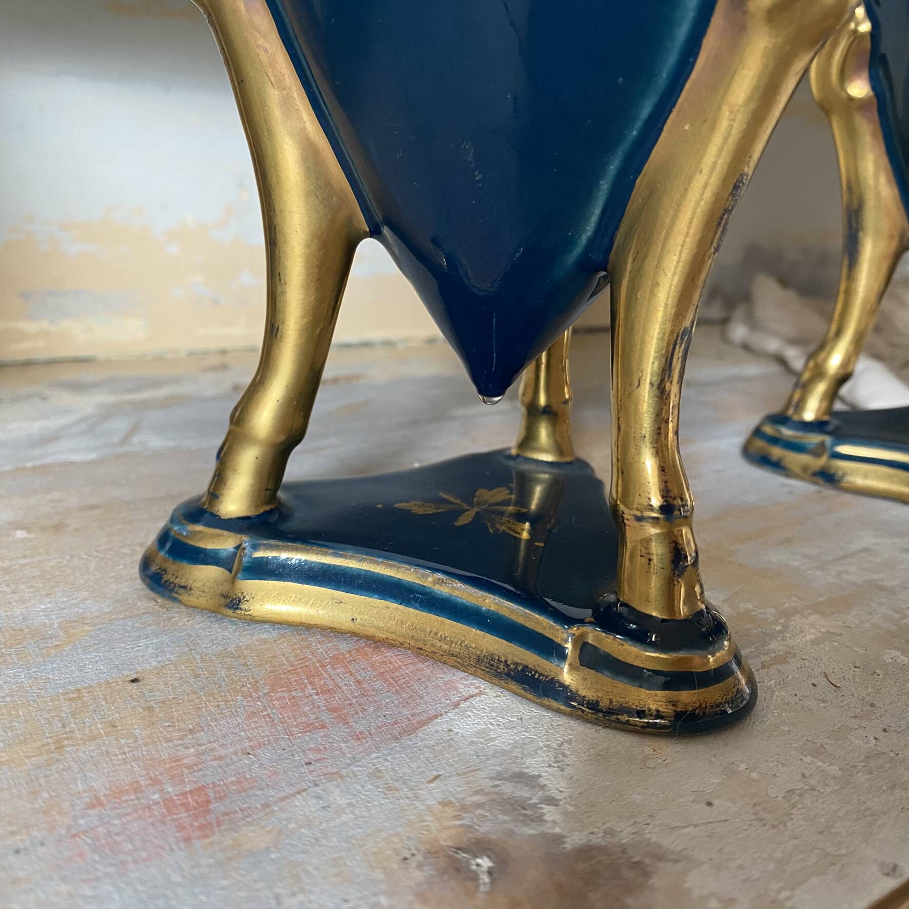 Pair of ceramic vases in Empire style