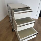 USM Haller wheeled caisson in Pure White
