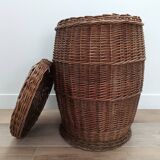 Vintage wicker basket with lid