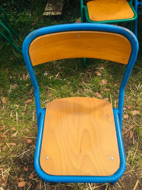 Lot de 10 chaises écoles des années '70, 5 bleus et 5 vert