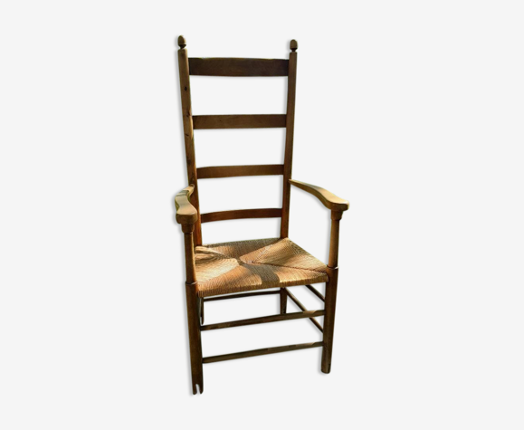 Mulched wooden armchair