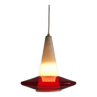 Suspension en verre rouge et opalin, années 1960