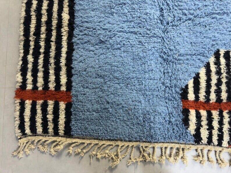 Traditional hand-woven Berber rug, size 150 x 250 cm