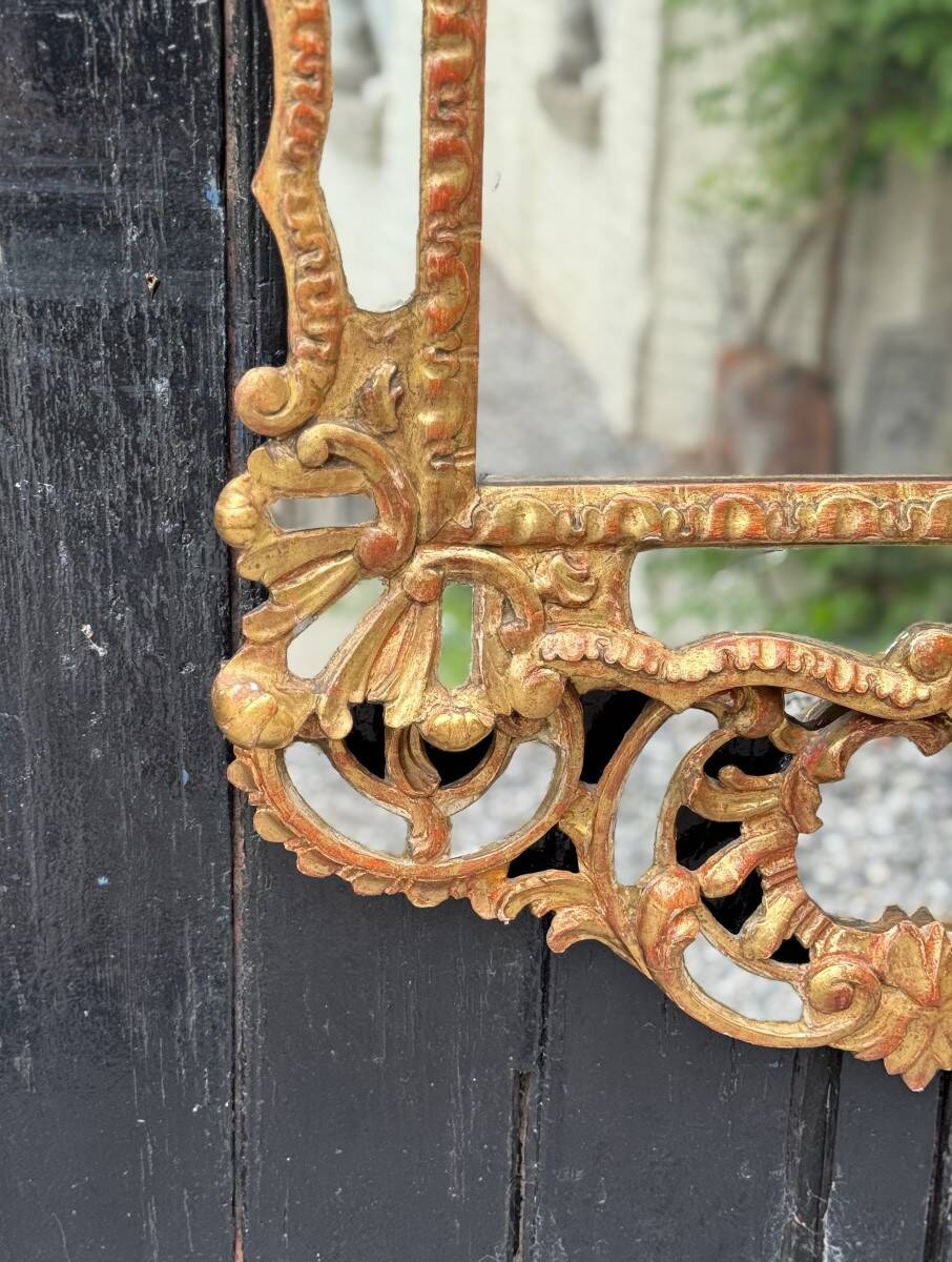 Baroque style mirror in carved and gilded wood, Austro-Hungarian Empire, early 19th century