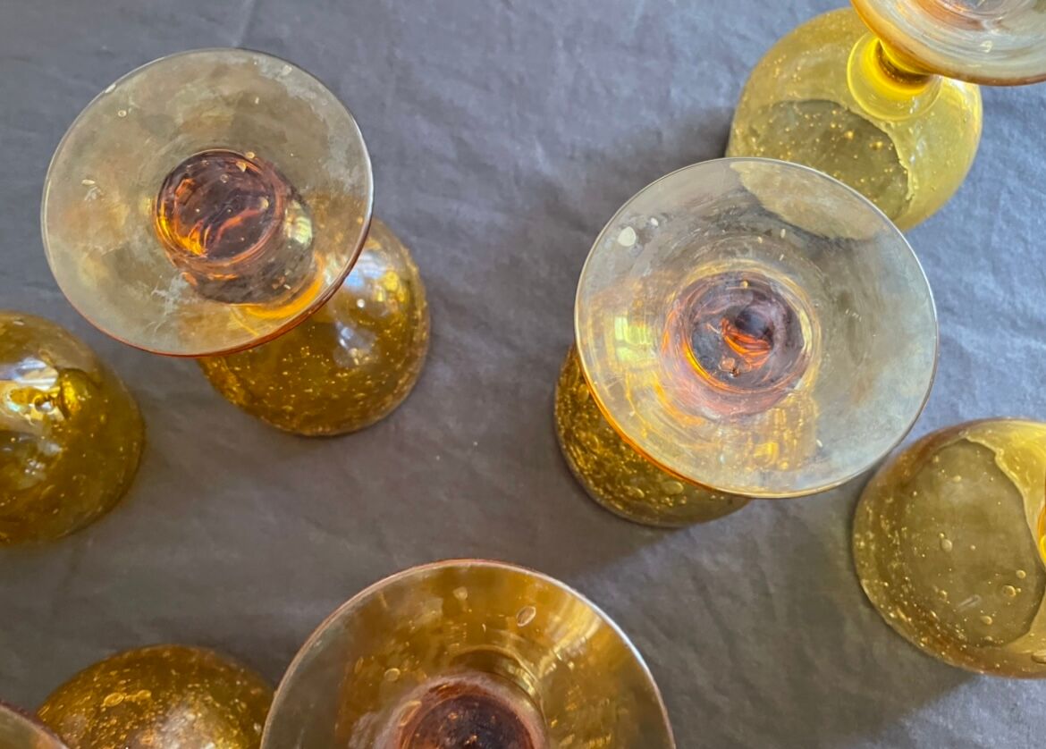 Amber bubble foot glasses