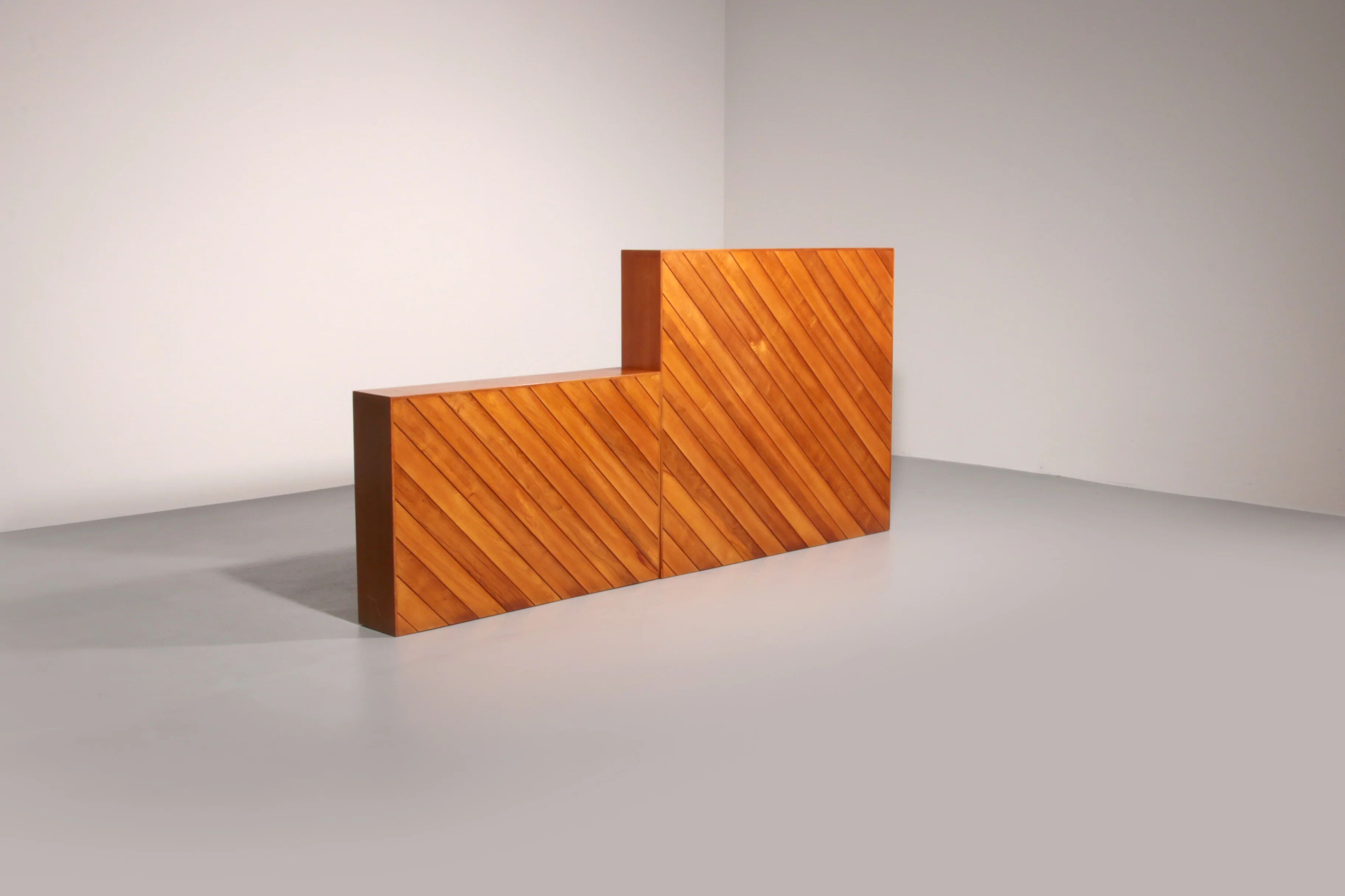 Vintage 1960s beechwood room divider with elegant slatted design