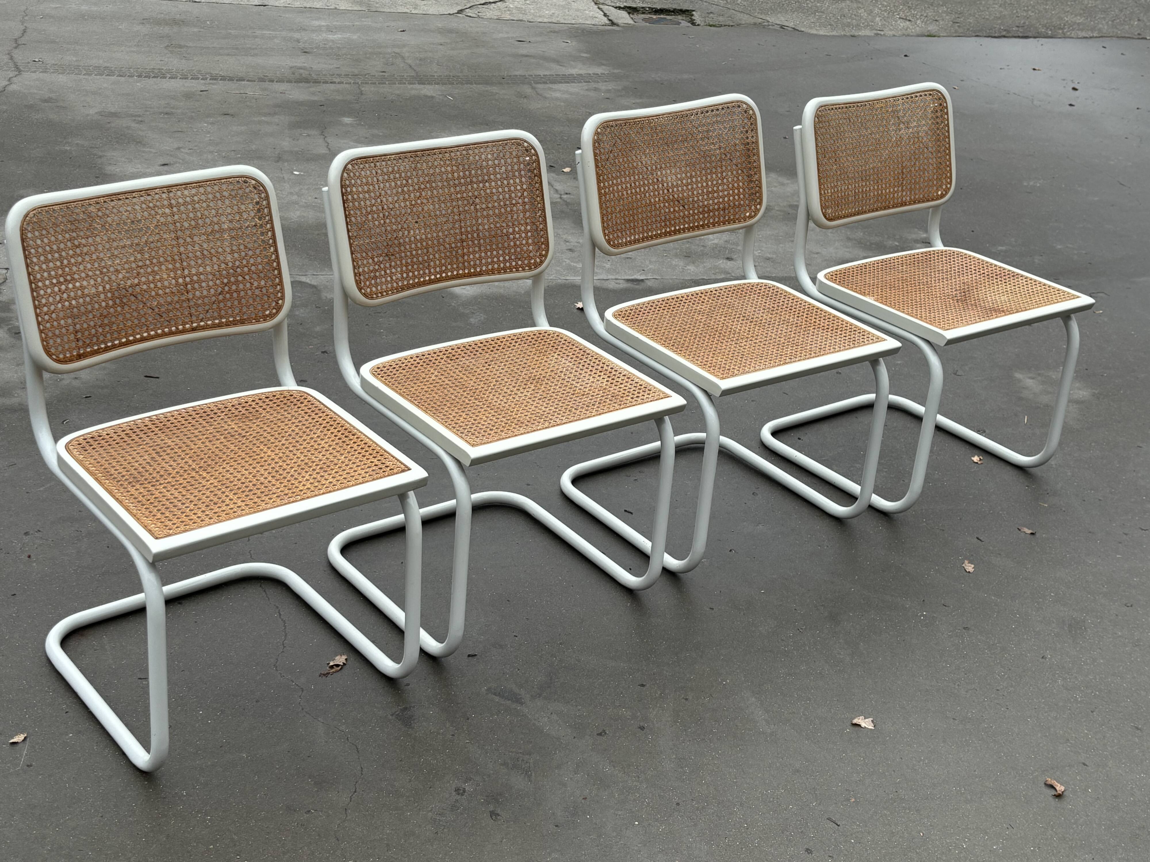 Lot de 4 chaises Cesca modèle b32 par Marcel Breuer Design
