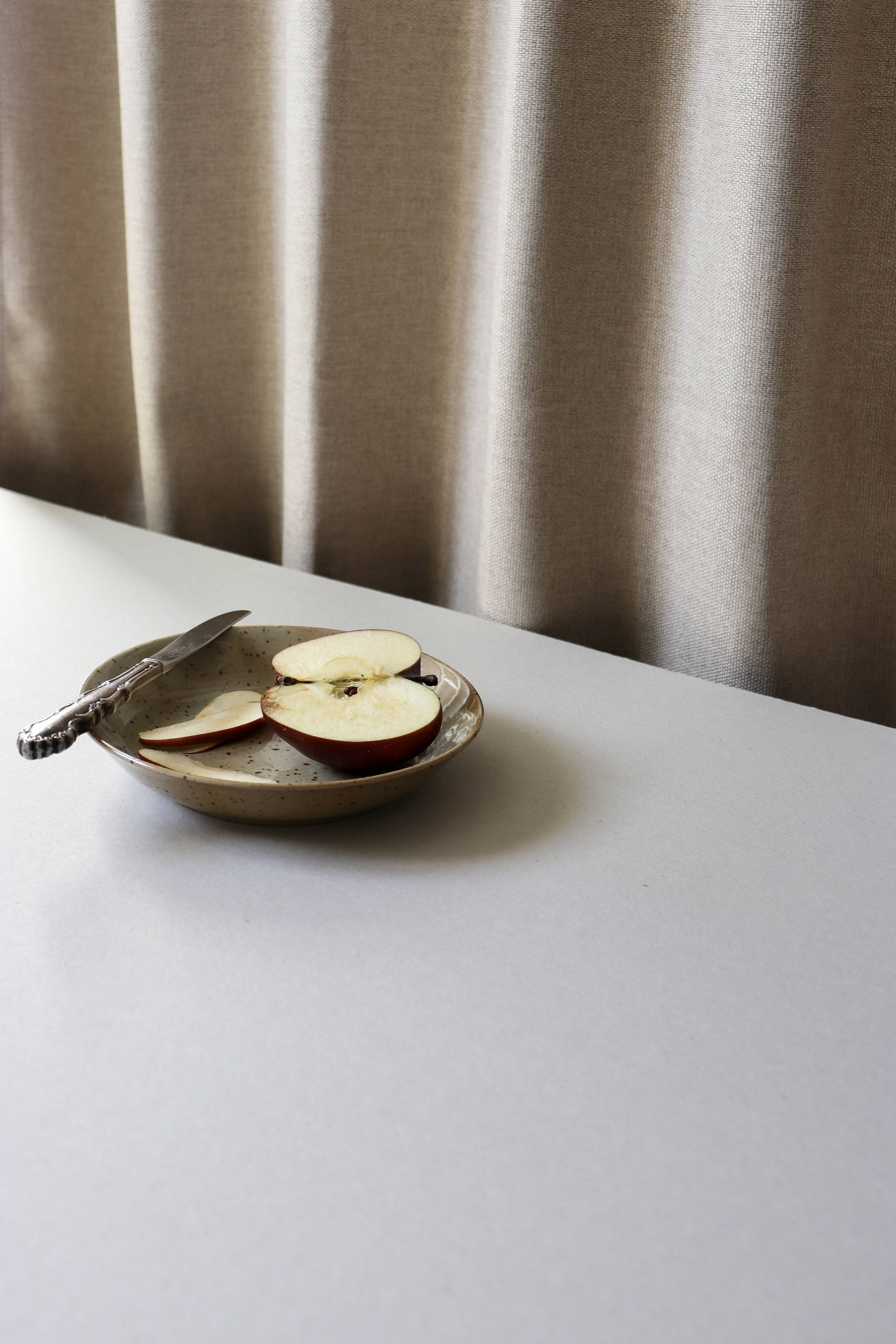 7 speckled stoneware plates