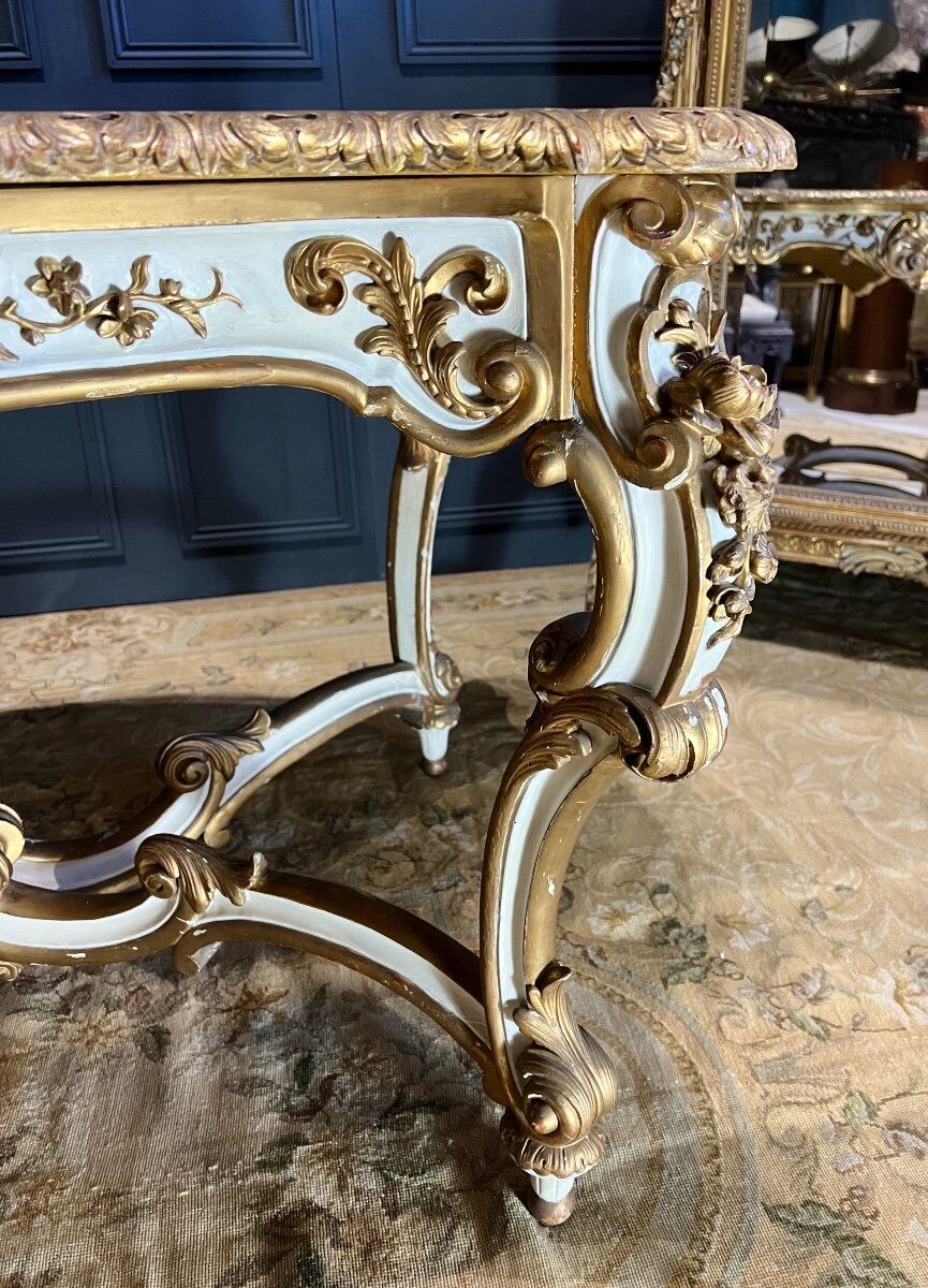 Mid-period table Napoleon III in painted and gilded wood