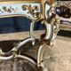 Table de milieu d’époque Napoléon III en bois peint et doré