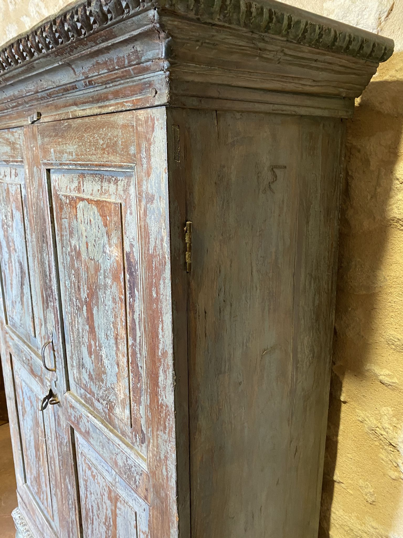 Wood cabinet