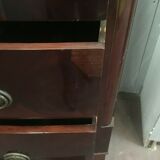 Commode victorienne en placage d'acajou a quatre rangs de tiroirs