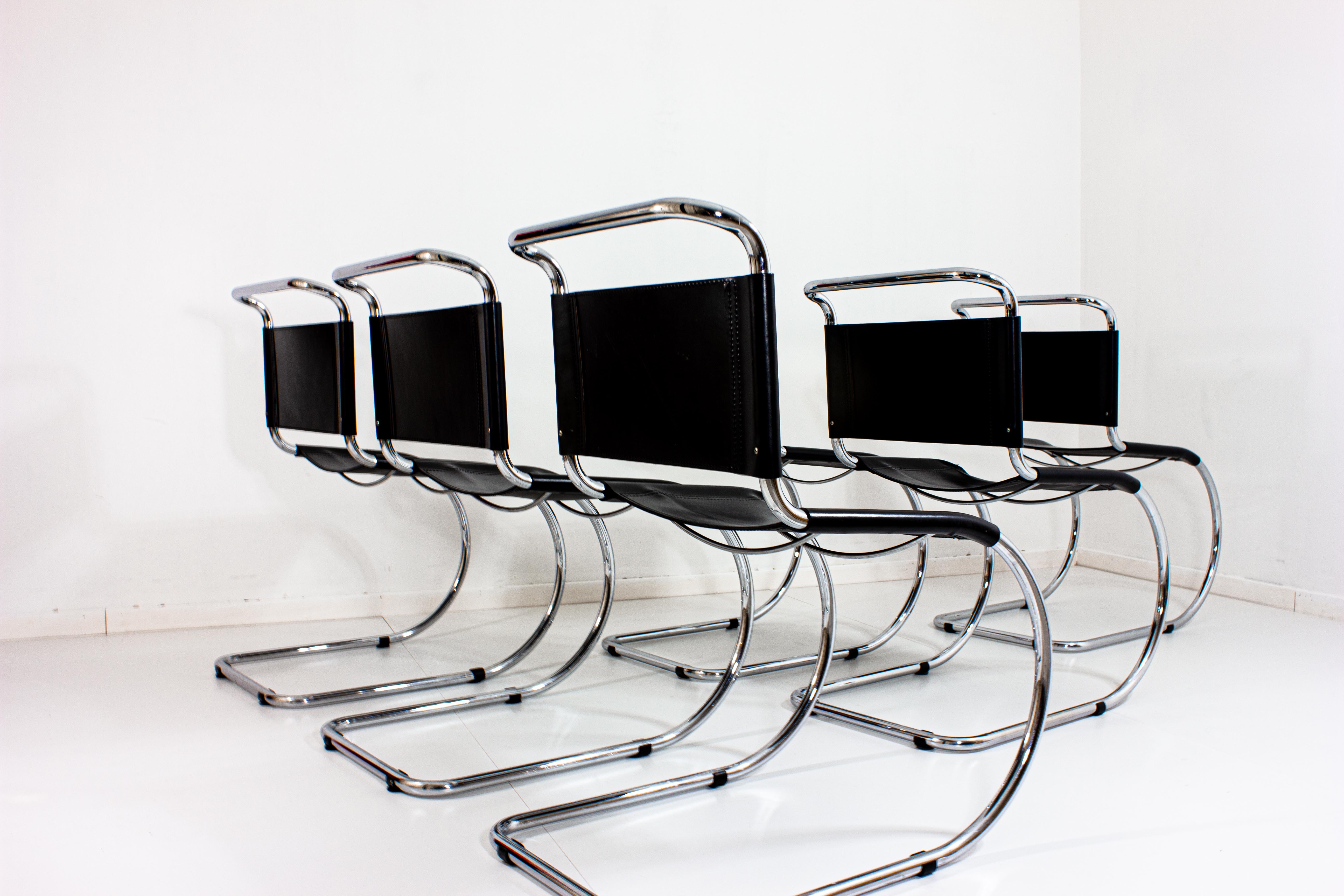 Set of 6 MR10 chairs in black leather