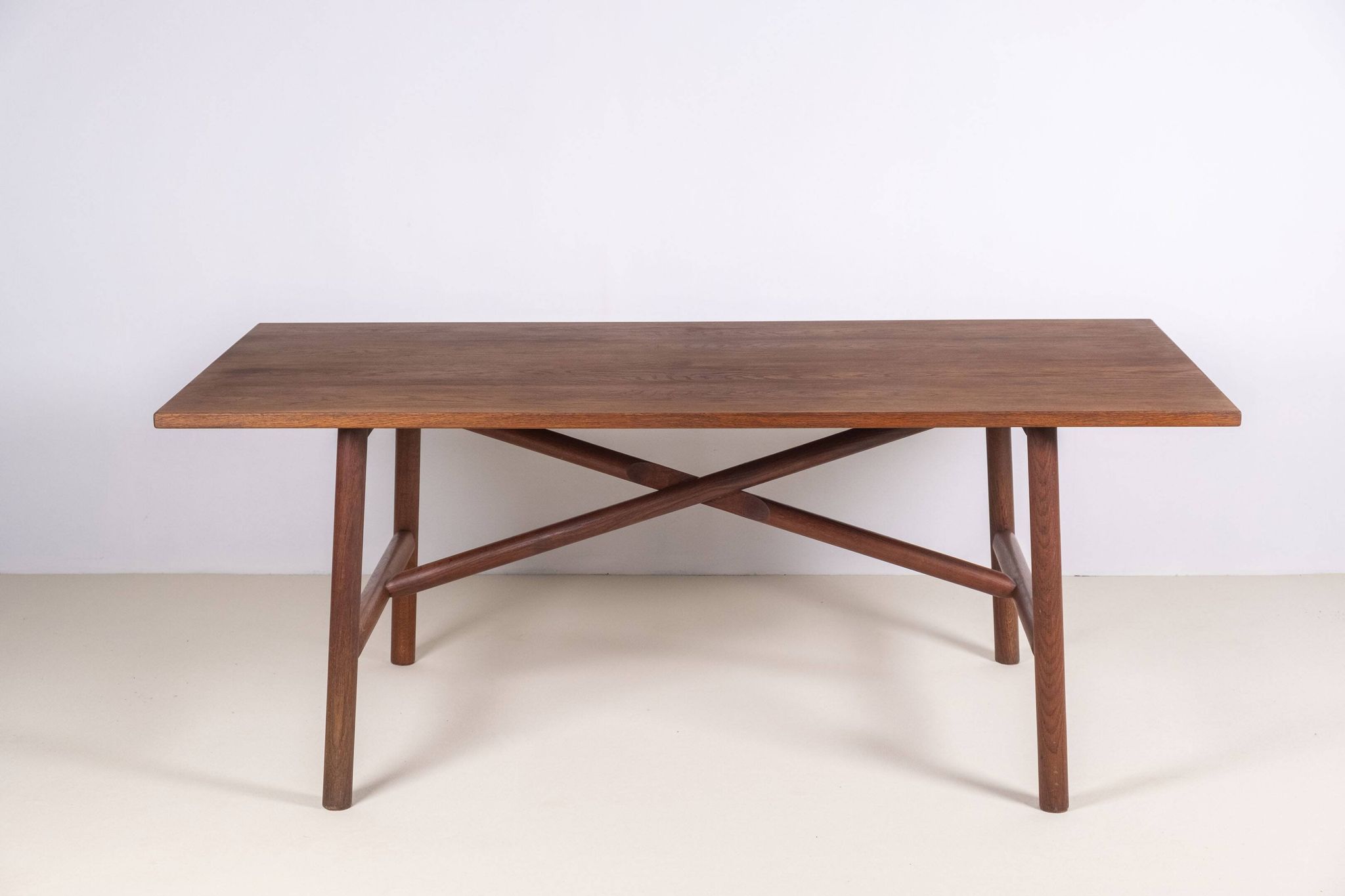 Table à manger en chêne par un ébéniste danois, années 1960, Danemark