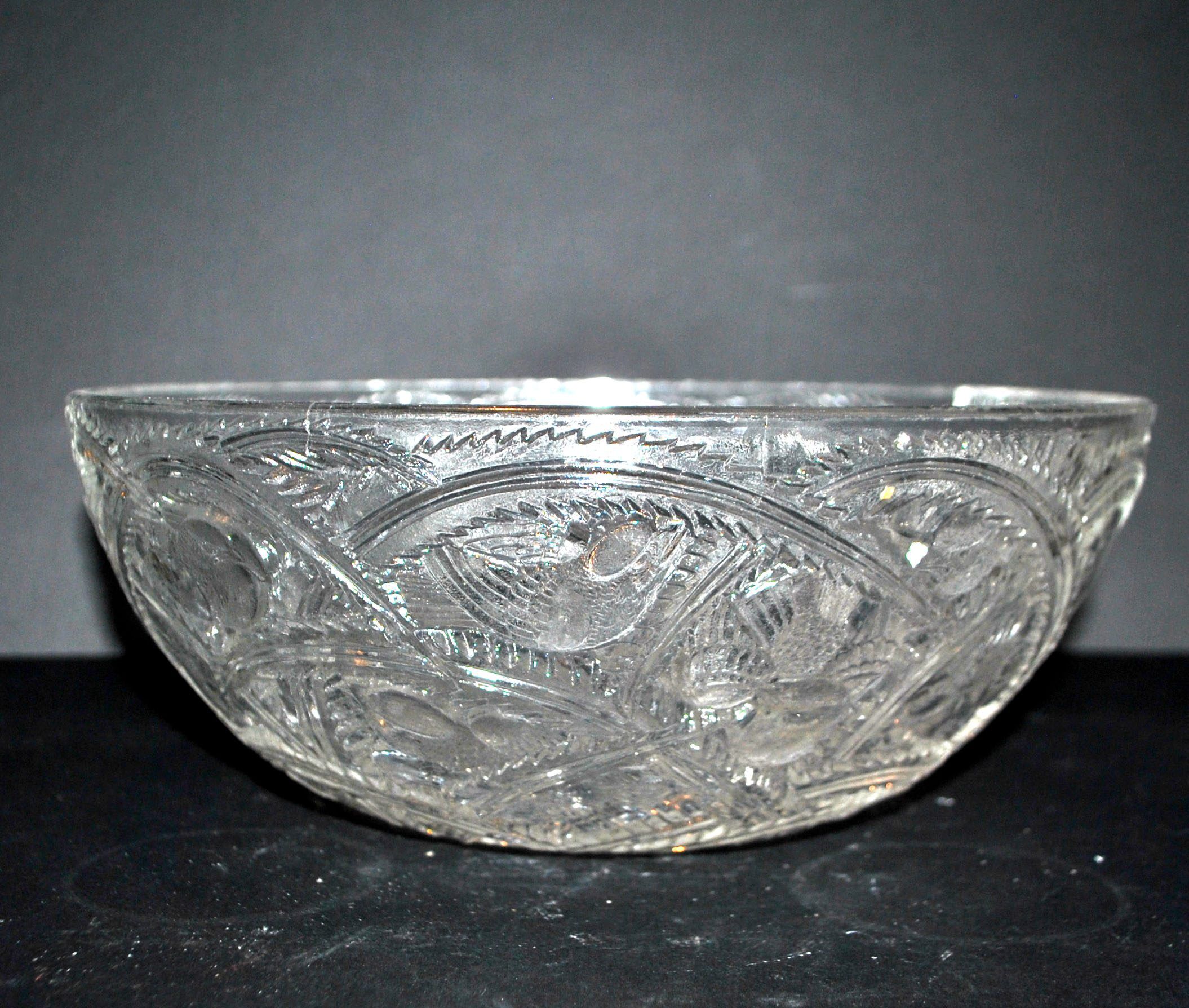 René Lalique art deco bowl with a frieze of birds, Pinsons model, 1933 – crack