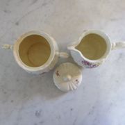 Pot à lait et sucrier en faïence de Digoin