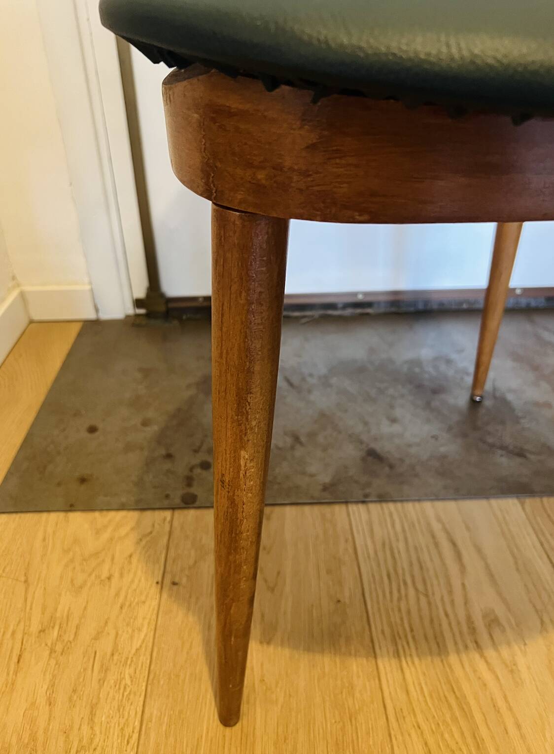 (Lot) 3 Chairs Pierre Guariche Model Licorne