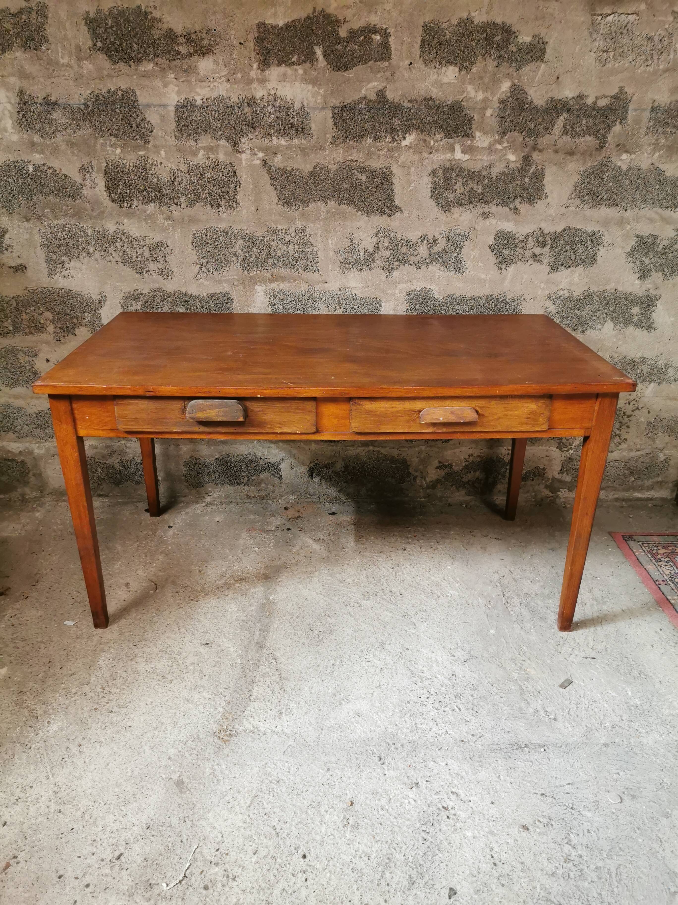 Farm table 4 to 6 people