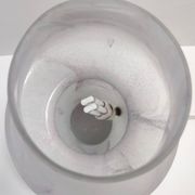 Lampe de table en verre Murano blanc avec un effet marbre rose, Italie