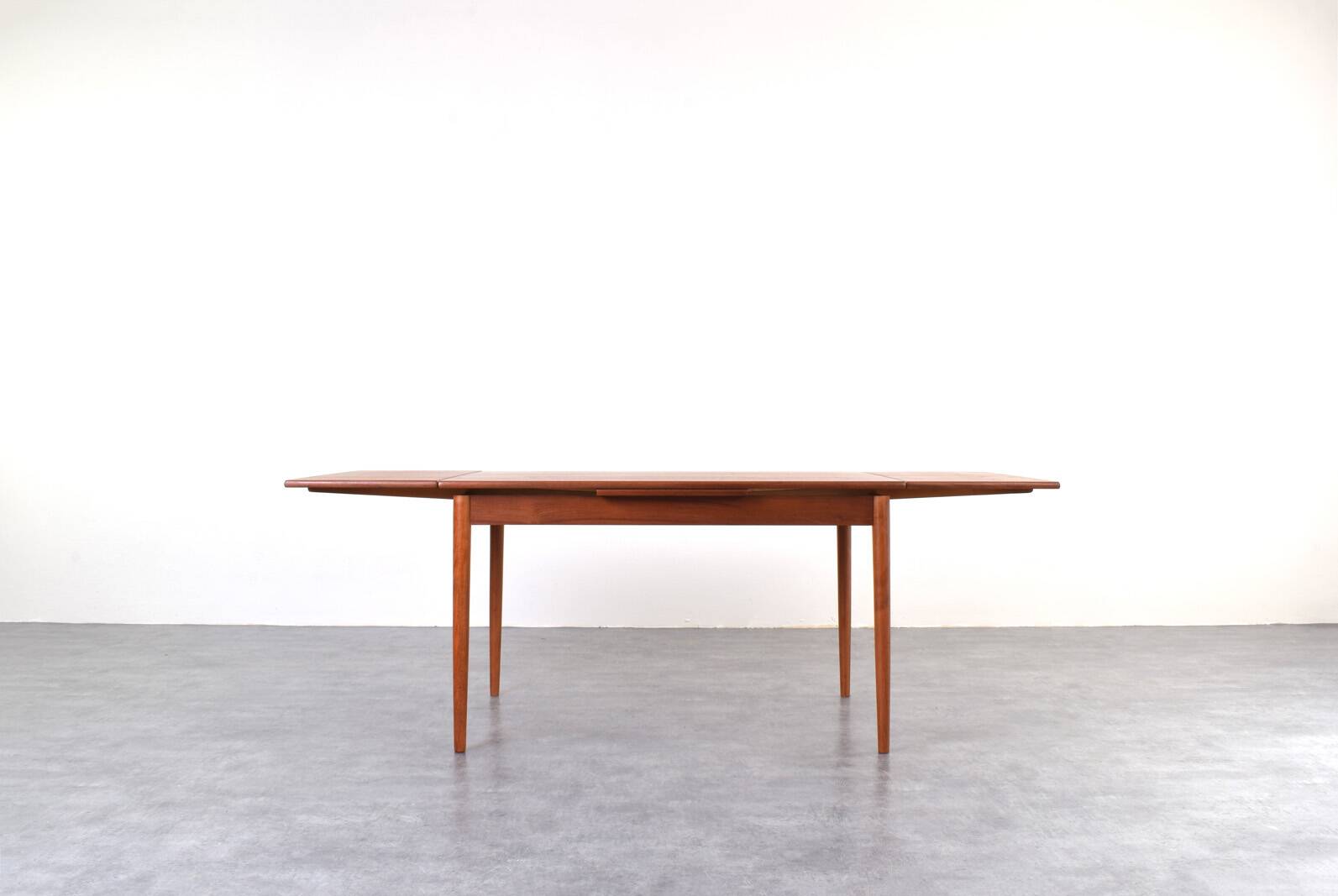 Mid-century Danish teak extendable dining table, 1960s.
