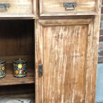 Ancien buffet parisien
