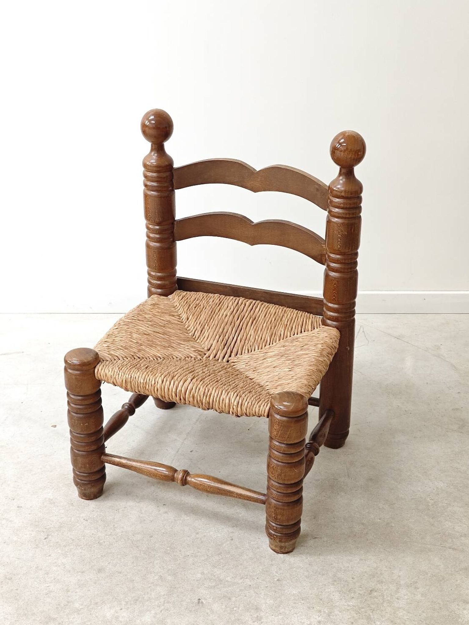Petite chaise Charles Dudouyt bois et paillage