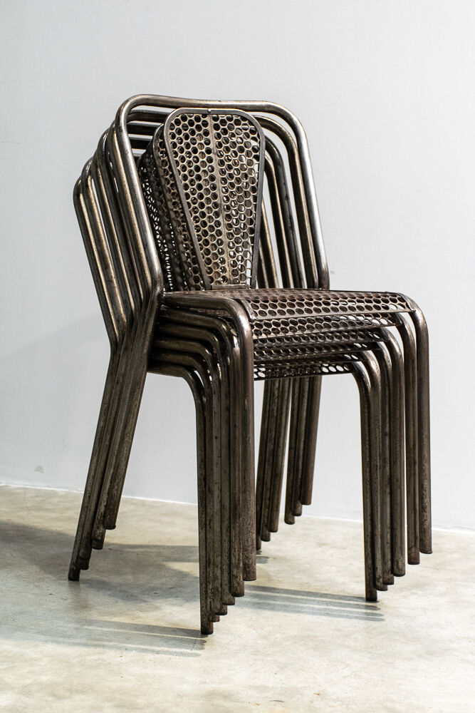 Série de six chaises industrielles tôle performée René Malaval 1950’