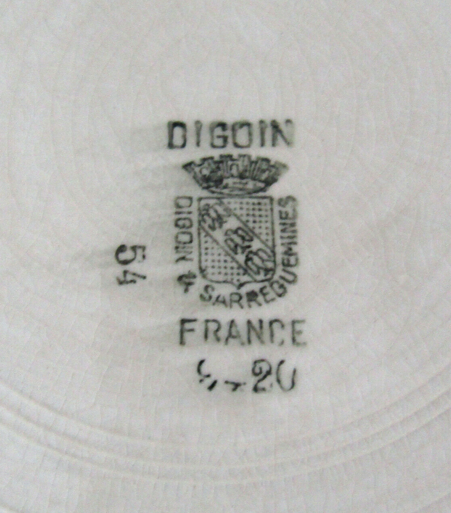 Digoin Sarreguemines 9420 carnation 2 flat plates