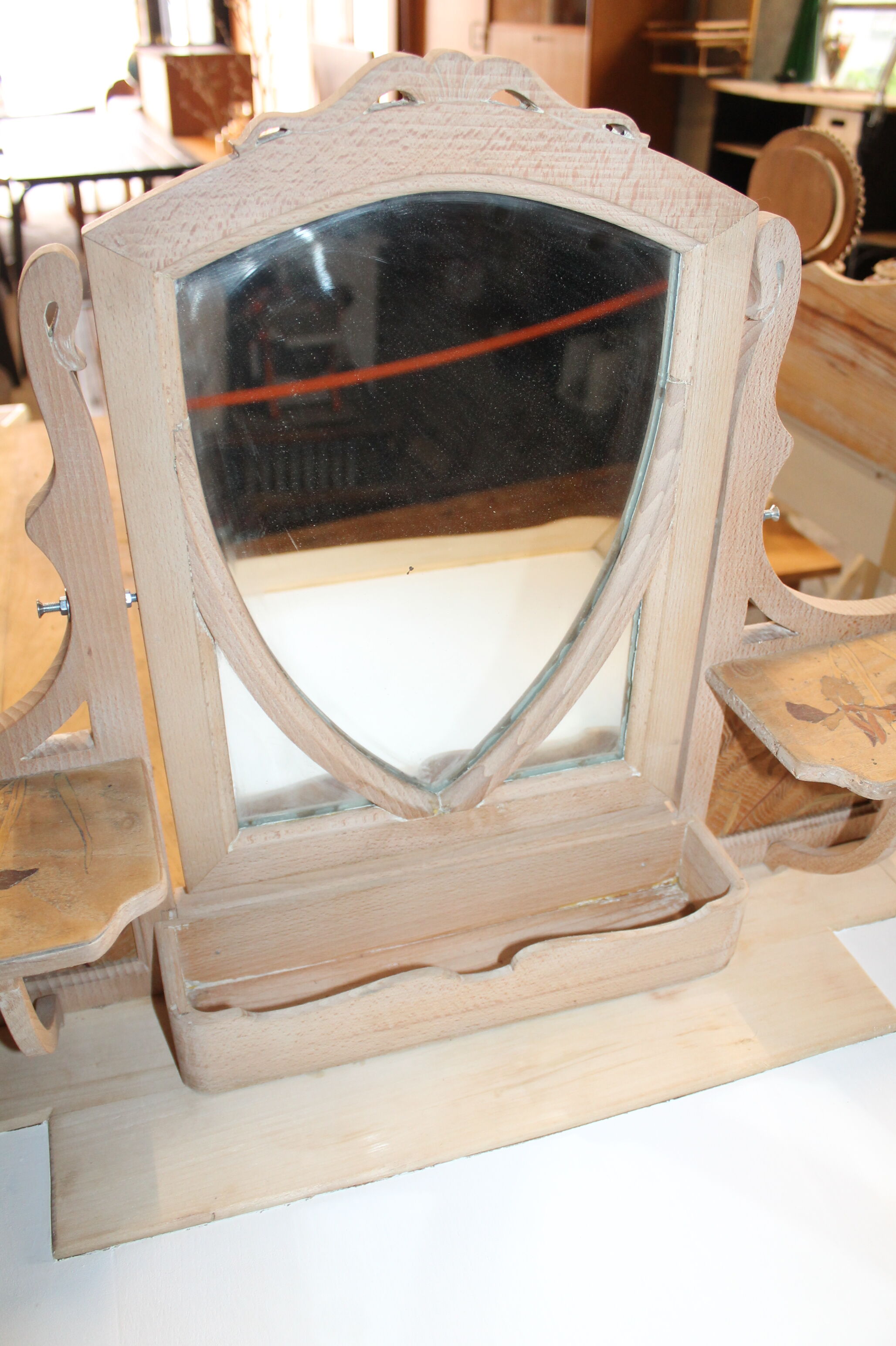 Art Nouveau hairdresser