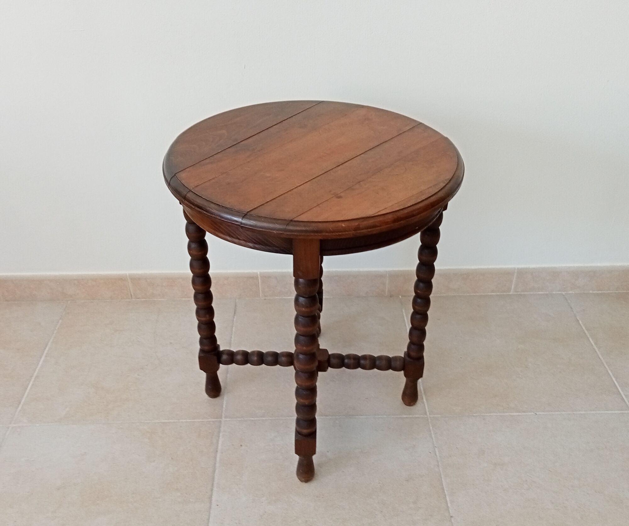 Side table from the 40s/50s in turned wood, Louis XIII style