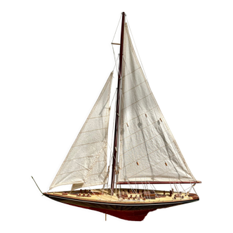 Sailboat Endeavour - luxury model