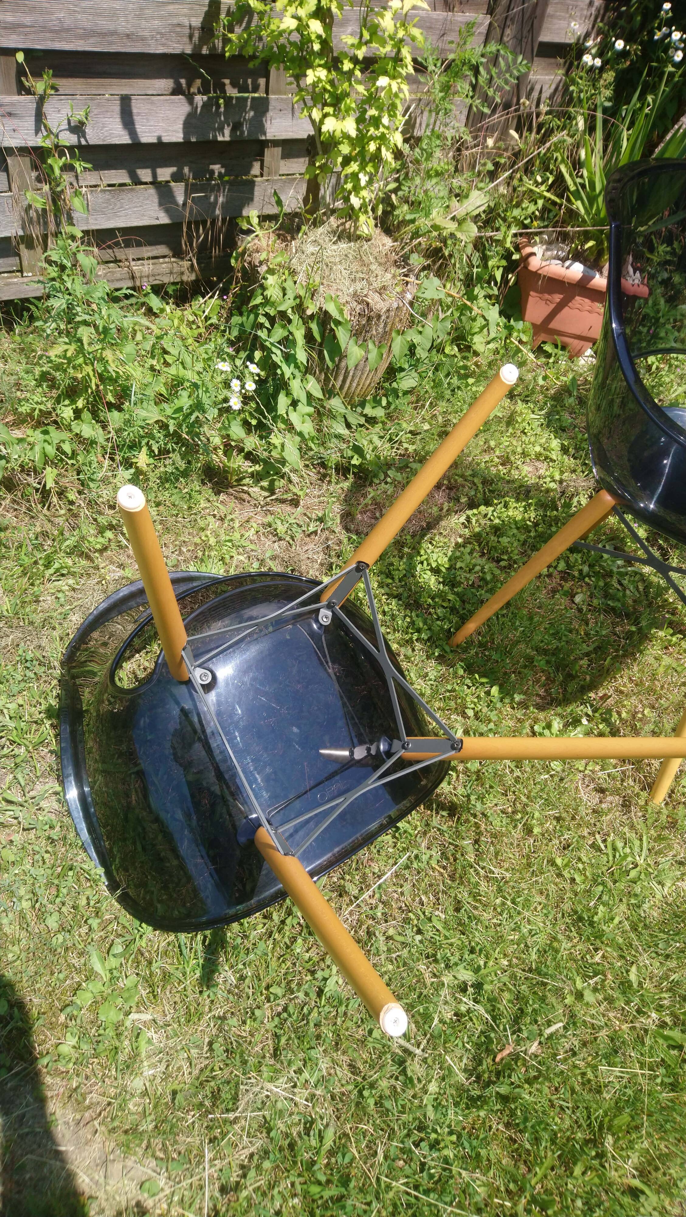 Lot of Opal Wox grey smoke chairs with beech legs.