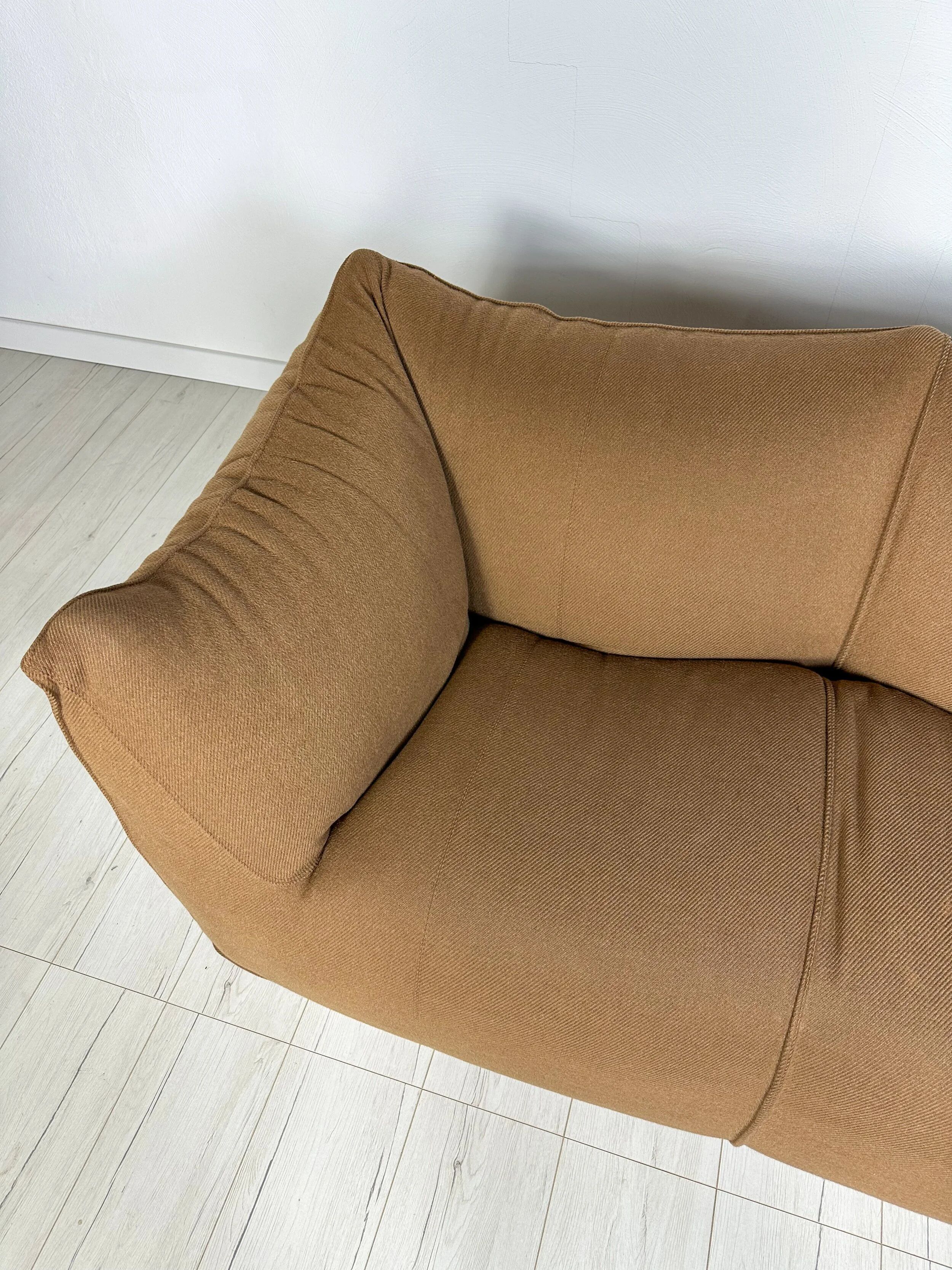 ‘80s original vintage Le Bambole 2-seater sofa by Mario Bellini for B&B Italia